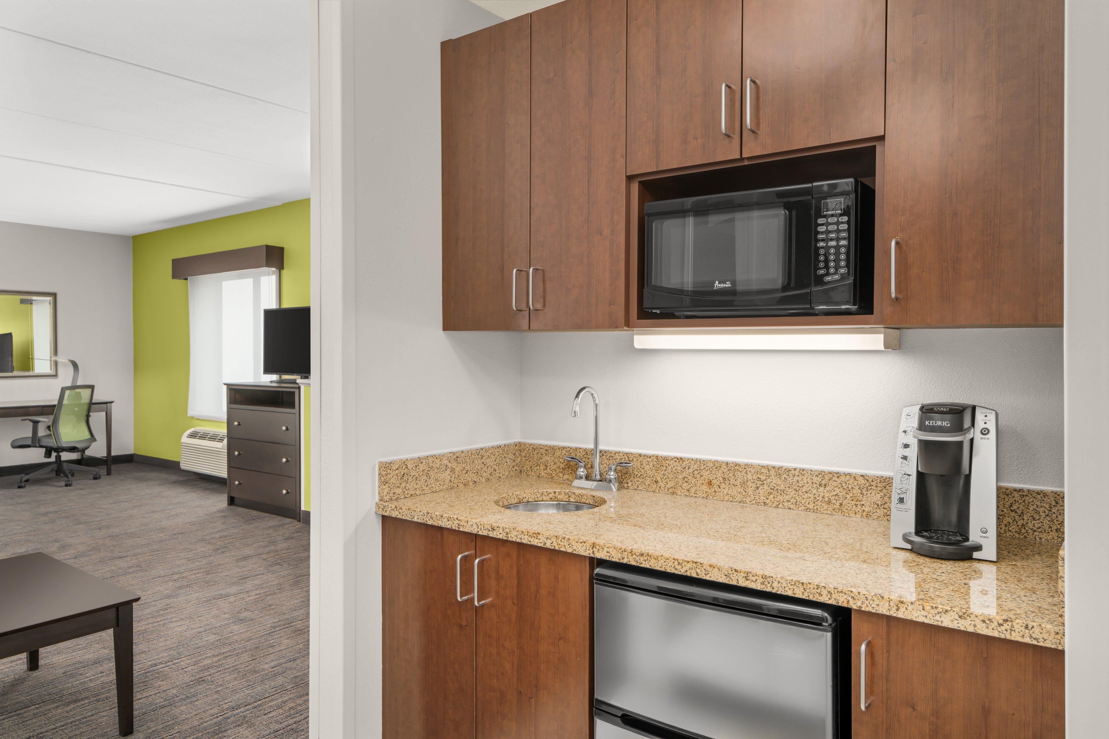 Holiday Inn Express & Suites Wilmington-Newark By Ihg Dış mekan fotoğraf