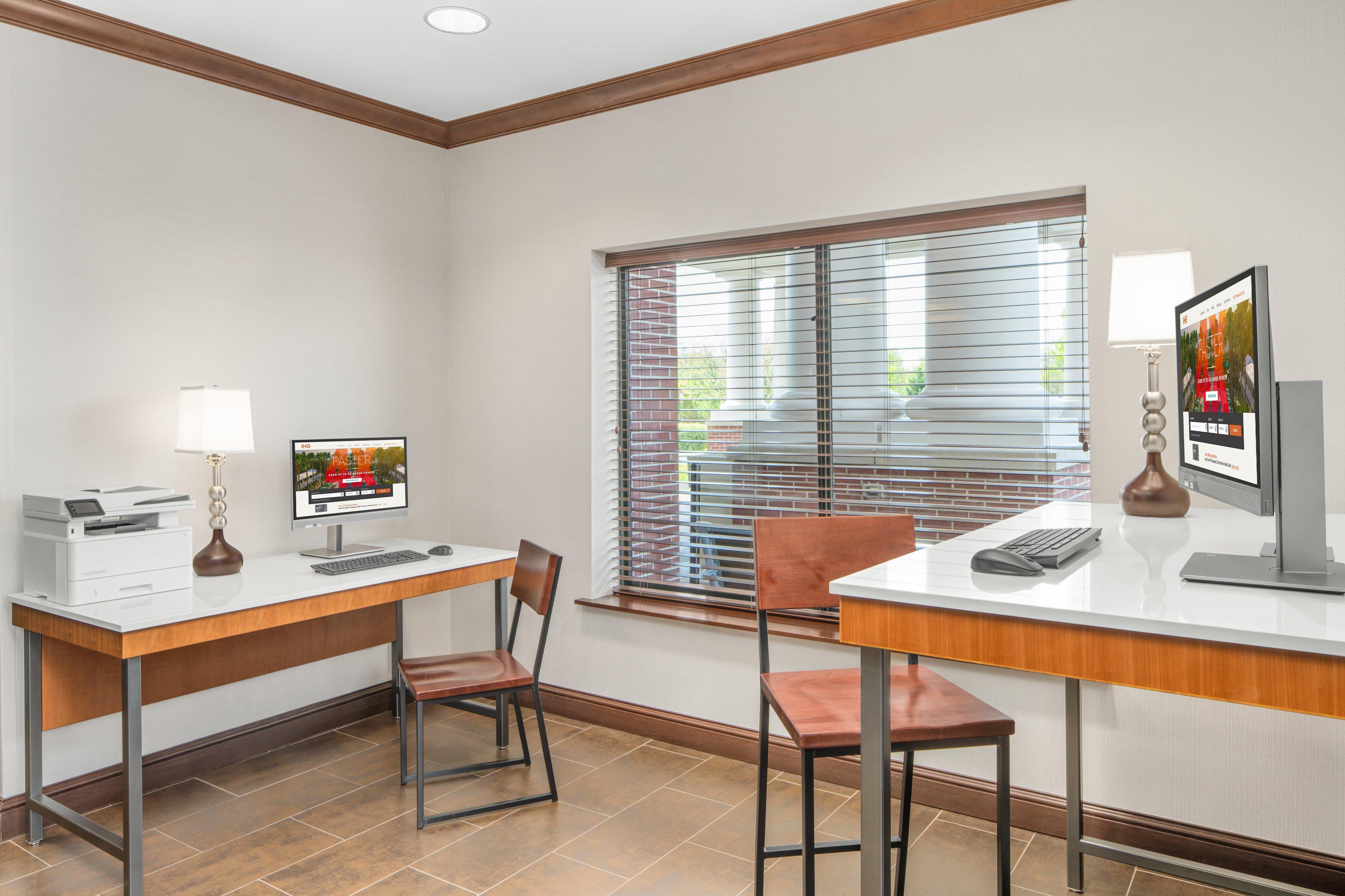Holiday Inn Express & Suites Wilmington-Newark By Ihg Dış mekan fotoğraf